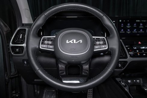 Used 2023 Kia Sorento SX Prestige image 18