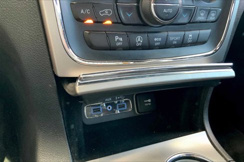 Used 2018 Jeep Grand Cherokee Laredo image 32