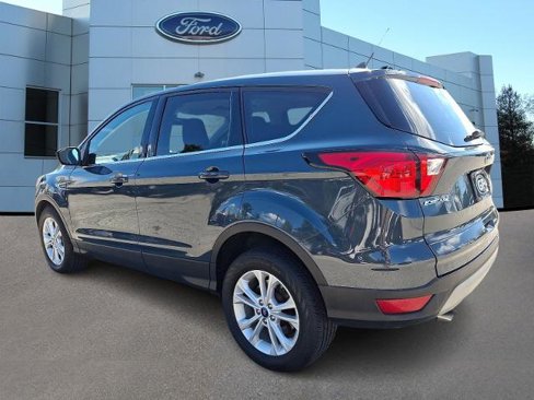Certified 2019 Ford Escape SE image 4