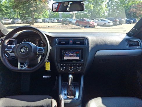 Used 2013 Volkswagen Jetta GLI Autobahn image 15
