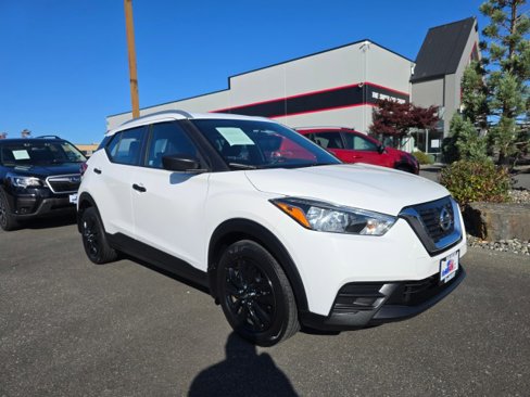 Used 2018 Nissan Kicks S image 1