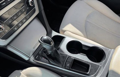 Used 2016 Hyundai Sonata SE image 16