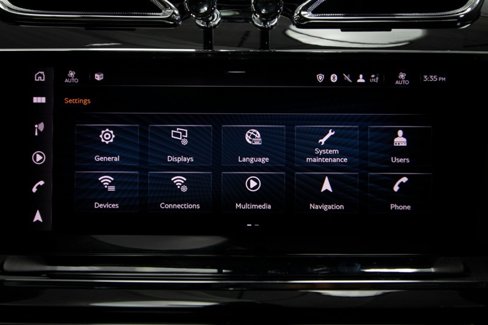 Used 2022 Bentley Bentayga image 30