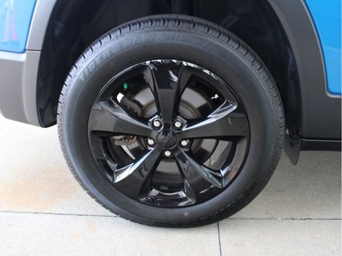 Certified 2020 Jeep Cherokee Latitude Plus image 36