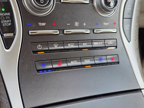 Used 2019 Lincoln Nautilus Reserve image 24