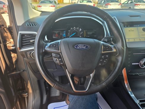 Used 2019 Ford Edge Titanium image 10