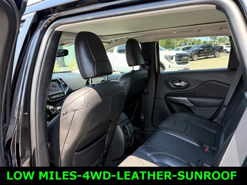 Used 2019 Jeep Cherokee Limited image 13