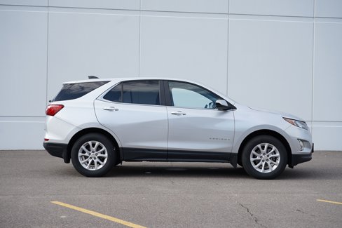 Used 2021 Chevrolet Equinox LT image 2
