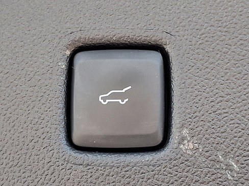Certified 2022 Ford Escape SE w/ SE Sport Appearance Package image 28