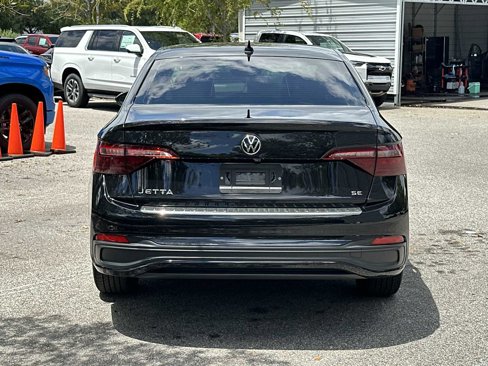Used 2024 Volkswagen Jetta SE image 5