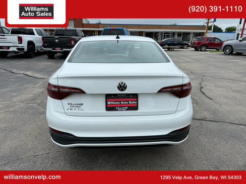 Used 2022 Volkswagen Jetta S image 4