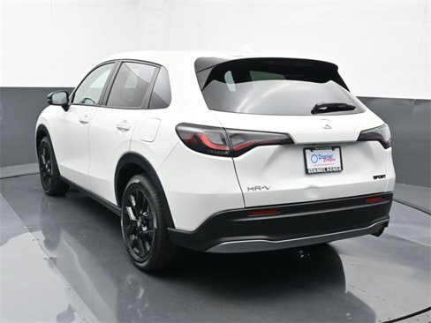 Used 2023 Honda HR-V Sport image 3