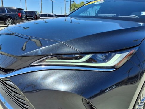 Used 2023 Toyota Venza Limited image 13
