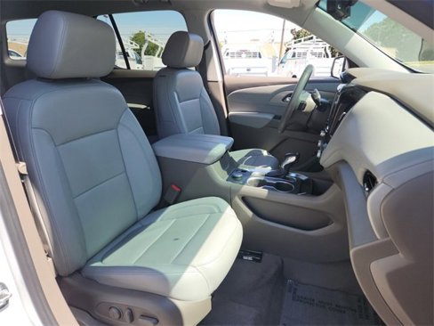 Used 2021 Chevrolet Traverse LT w/ LT Premium Package image 16