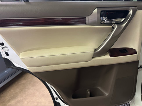 Used 2011 Lexus GX 460 image 27