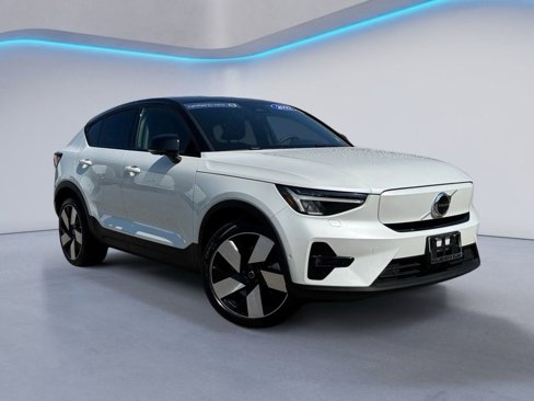 Certified 2022 Volvo C40 P8 Recharge Ultimate image 2