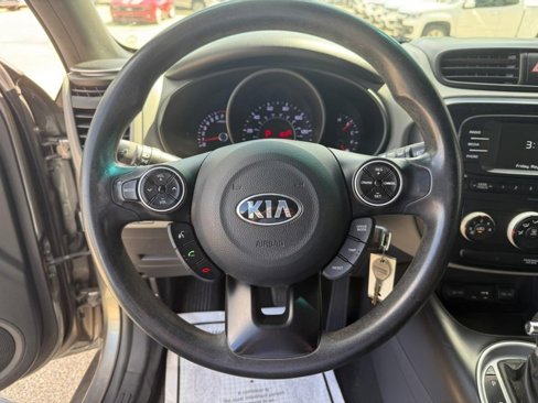 Used 2017 Kia Soul image 19