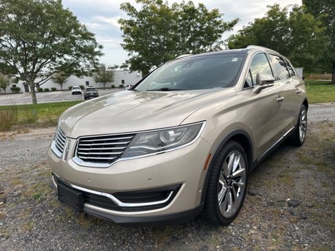 Used 2017 Lincoln MKX Reserve w/ Driver Assistance Package image 3