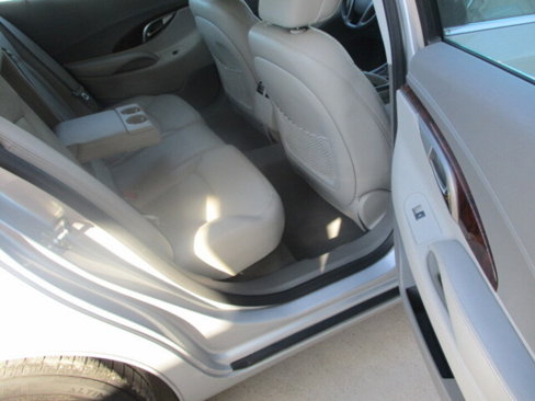 Used 2010 Buick LaCrosse CXL image 21