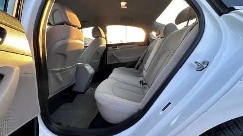 Used 2016 Hyundai Sonata SE image 9