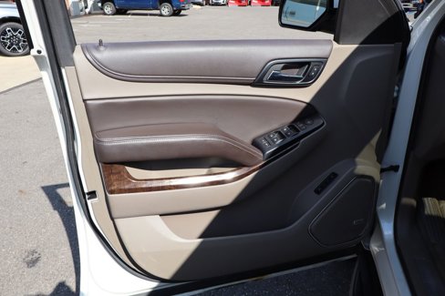 Used 2015 Chevrolet Suburban LT image 8