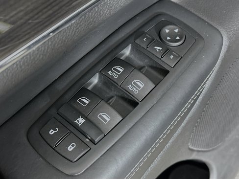 Used 2015 Jeep Grand Cherokee Overland image 18