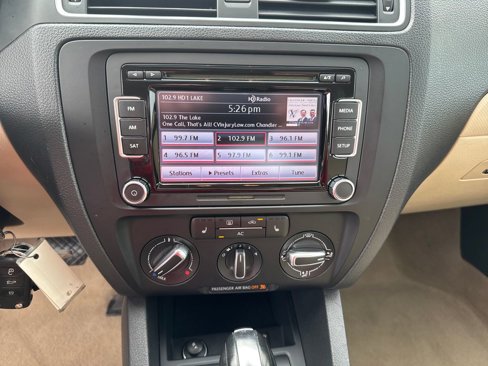 Used 2012 Volkswagen Jetta SE image 24