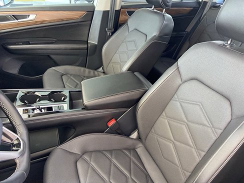 Used 2024 Volkswagen Atlas SE image 10