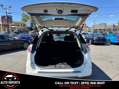 Used 2016 Nissan Rogue SV image 34