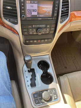 Used 2012 Jeep Grand Cherokee Overland image 3