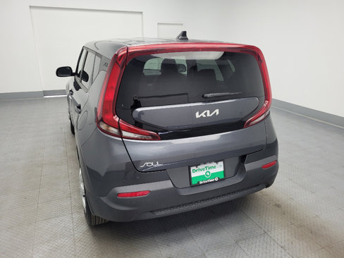 Used 2022 Kia Soul LX image 6