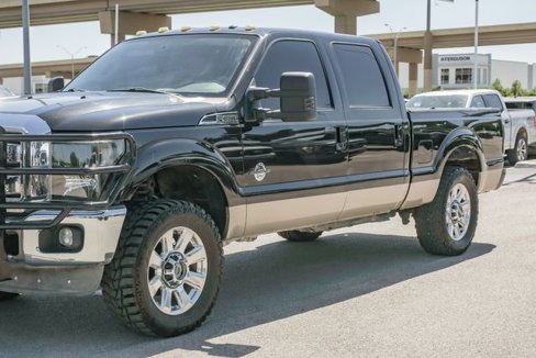 Used 2011 Ford F250 Lariat w/ Lariat Interior Pkg image 8