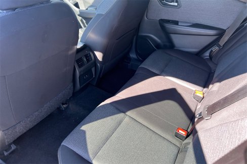 Used 2023 Nissan Rogue SV image 5