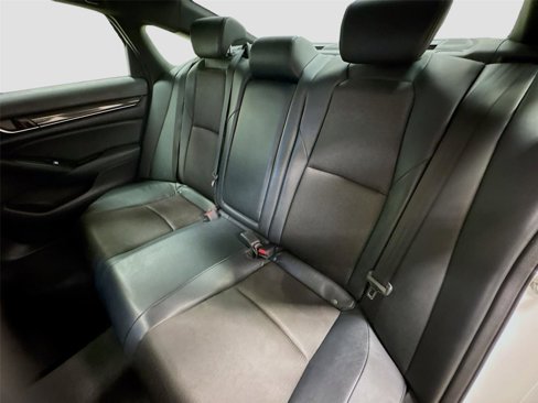 Used 2018 Honda Accord Sport image 24