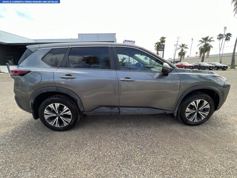 Used 2022 Nissan Rogue SV image 3
