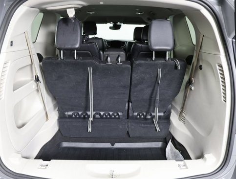 Used 2022 Chrysler Pacifica Touring-L image 7