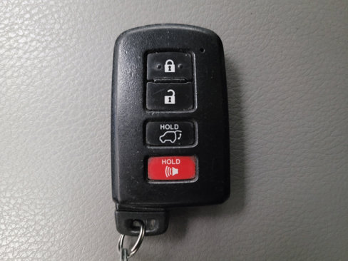 Used 2017 Toyota Highlander XLE image 32