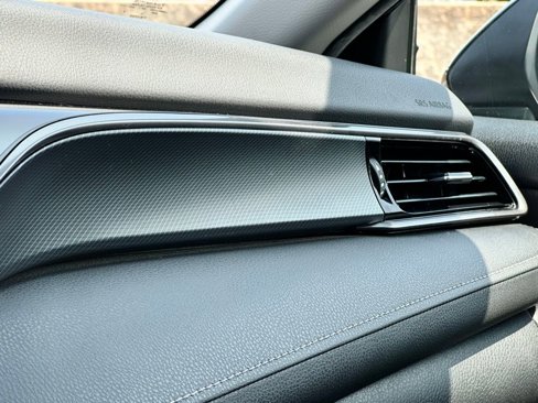 Used 2022 Toyota Camry SE image 13