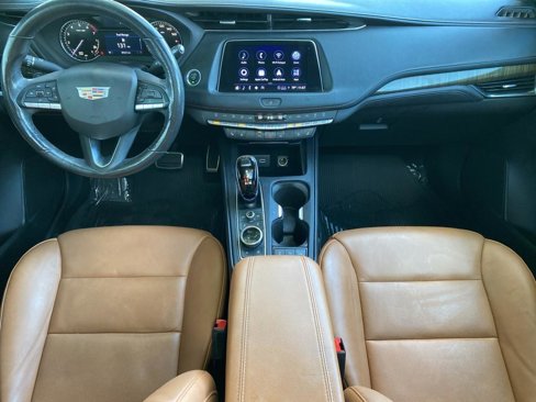 Used 2021 Cadillac XT4 Sport image 2