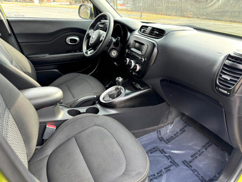 Used 2015 Kia Soul + image 31