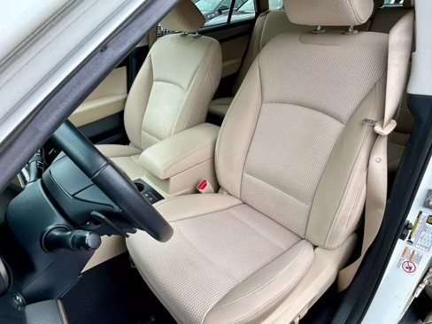 Used 2015 Subaru Outback 2.5i Premium image 11