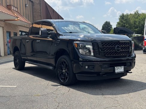 Used 2019 Nissan Titan SV w/ SV Convenience Package image 5