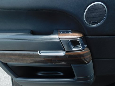 Used 2016 Land Rover Range Rover HSE image 25