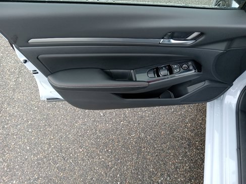 New 2024 Nissan Altima 2.5 SR w/ SR Premium Package image 10