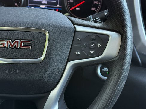 Used 2024 GMC Terrain SLE w/ Driver Convenience Package image 17