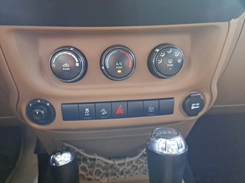 Used 2014 Jeep Wrangler Unlimited Rubicon w/ Max Tow Package image 34