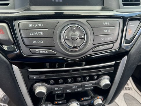 Used 2020 Nissan Pathfinder S image 23