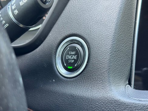 Used 2019 Cadillac XT4 Sport w/ Cold Weather Package image 32