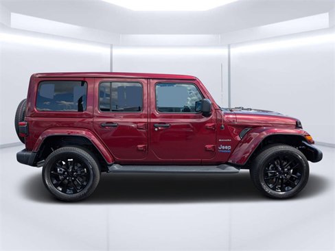 Used 2021 Jeep Wrangler Unlimited Sahara image 2