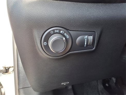 New 2025 Jeep Compass Sport image 15